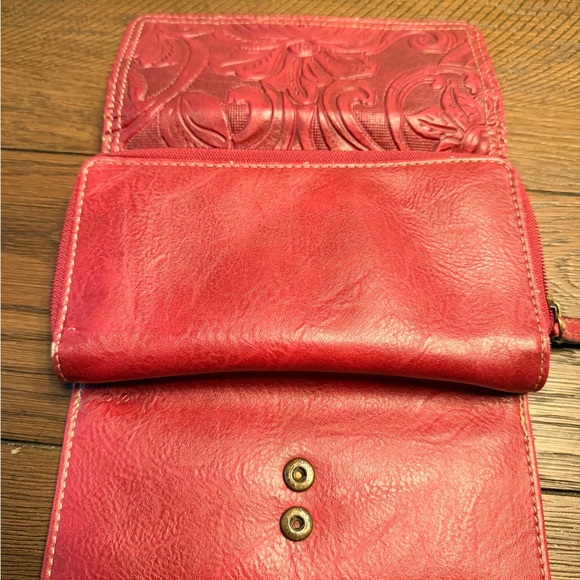 b.o.c. Embossed Red Wallet - Picture 4 of 5